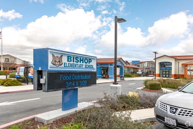 Bishop Elementary School is one of the exceptional educational options in Snail, California.