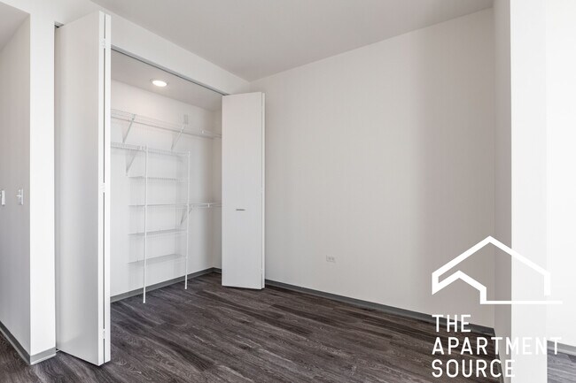 2340 N California Ave unit 405, Chicago, IL 60647 - photo 6