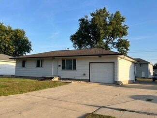 1522 Starview Dr, Cedar Falls, IA 50613