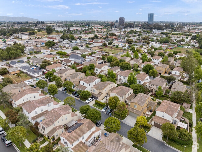 You can find contemporary homes on tidy compact lots in the El Rio community.