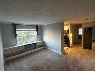 2301 Farrington Ave Unit 303, Alexandria, VA 22303