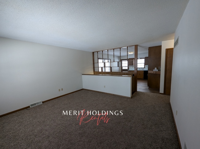 1421 S Haden Ct, Independence, MO 64050 - photo 2