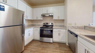 2325 W Briar Lake Way, Oak Creek, WI 53154
