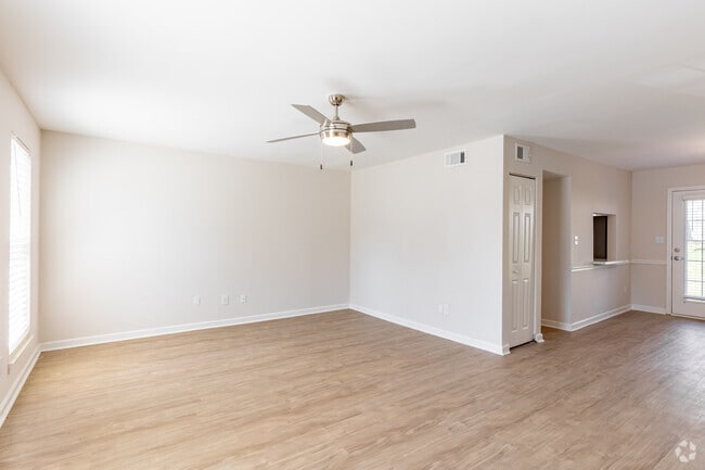 3BR, 2.5BA - 1550SF Living Room