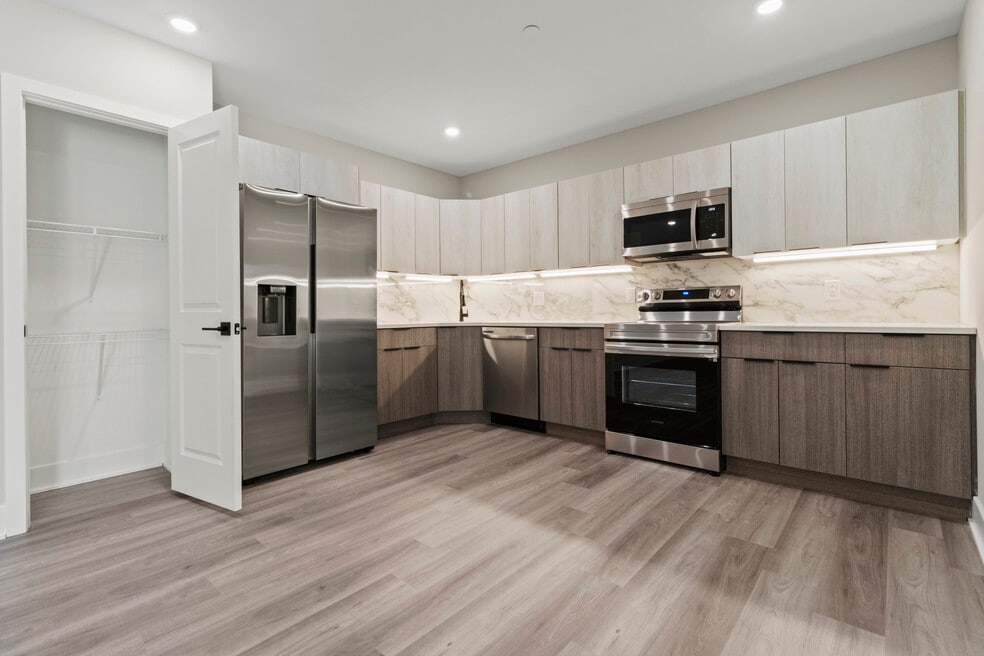 The View at Brandywine, Philadelphia, PA 19104 - photo 1