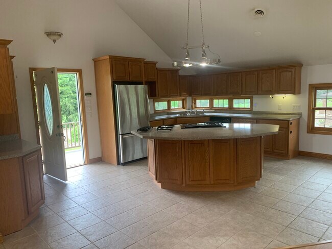 900 Allegheny Ave unit Carriage House, Avonmore, PA 15618 - photo 5