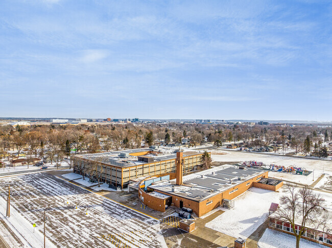Richfield STEM School maintains a 14:1 student-teacher ratio, aligning with the district.