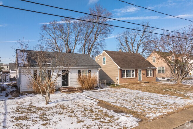 Ranch homes and Cape Cods are affordable and comfrotable options for smaller families who prefer land in Elkton.