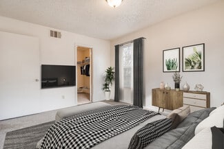 401 W 24th St, Fayetteville, AR 72701