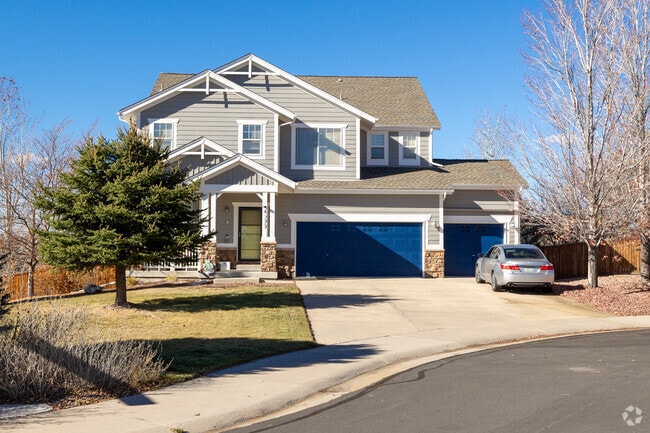 There are several cul-de-sacs in the Sapphire Pointe neighborhood.