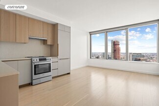 3 Ct Square W, Queens, NY 11101