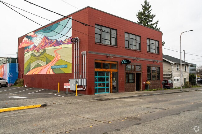 Roe in Downtown Bellingham near Geneva serves American fare and cocktails.