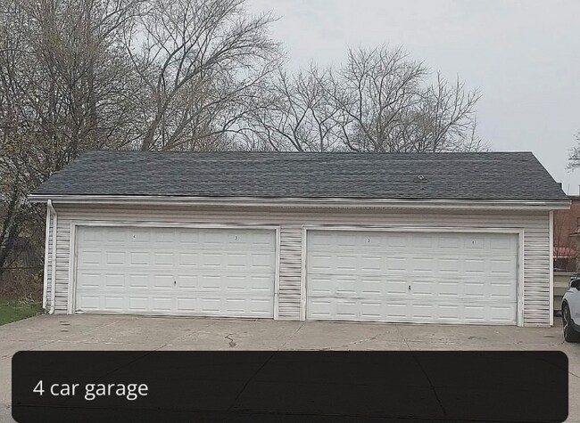 3706 E 131st St unit 2, Cleveland, OH 44120 - photo 2