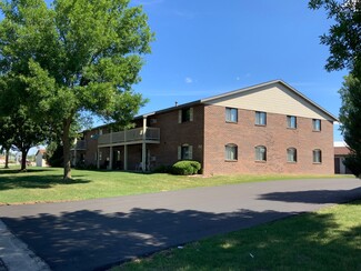 495 E Glenbrook Dr, Pulaski, WI 54162