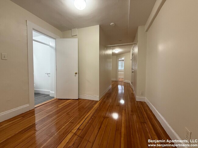 7 Mount Hood Rd unit B, Brighton, MA 02135 - photo 4