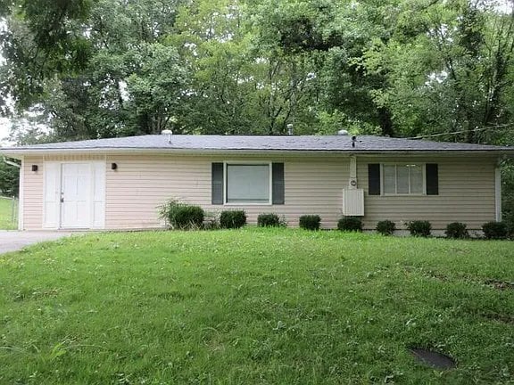 200 Mccormick Ave, Birmingham, AL 35215 - photo 1