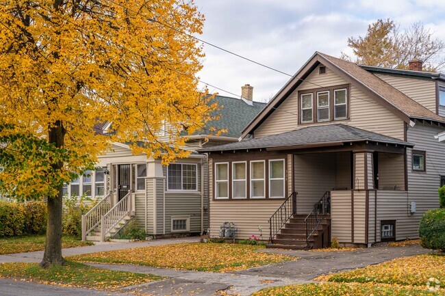 Homes in Kenfield are usually sold just a few percent above listing price.
