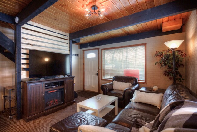 387 Indianhead Rd unit Chill Inn, Wakefield, MI 49968 - photo 5