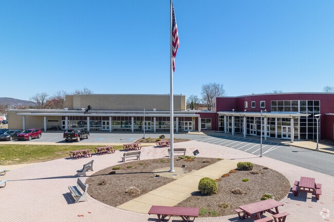 Governor Mifflin Senior High School receives a B grade from niche.com.