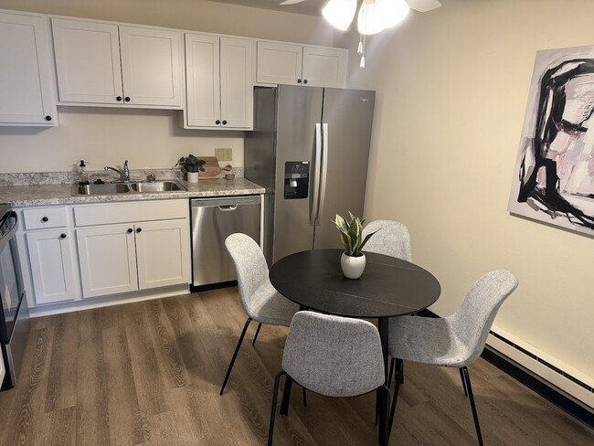 805 Brandie Rd unit 805, Madison, WI 53714 - photo 6