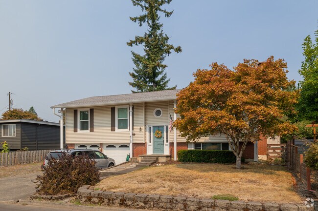 Ranch-style homes from the 1960s and 1970s can be found throughout Milwaukie.