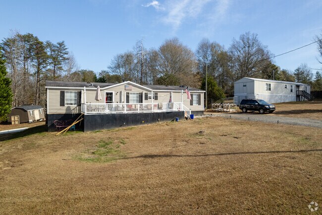 Ranch style houses with large front porches are a common sight in Dacusville.