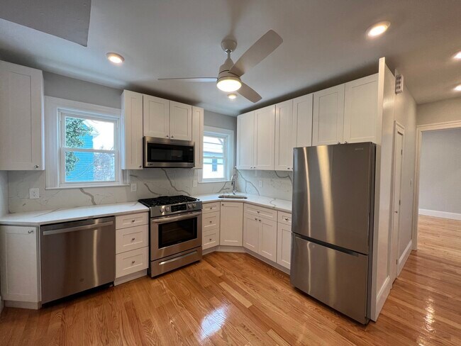 11 Burnham St unit 2, Somerville, MA 02144 - photo 2