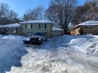 2541 Bittersweet Ln, Saint Paul, MN 55109