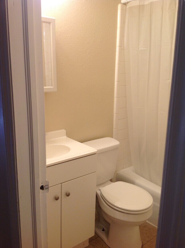 5225 Shattalon Dr unit 1, Winston-Salem, NC 27106 - photo 4