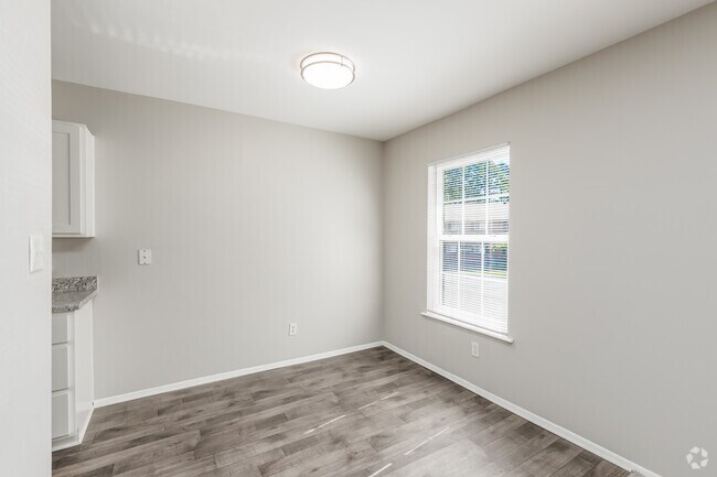 2BR, 1BA - 750SF - Dining Room