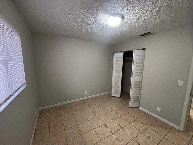 3839 NW Huntsboro St unit 101, Lake City, FL 32055 - photo 4