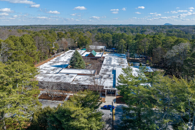 Oak Grove Elementary is a public school in the Dekalb County Schools system.