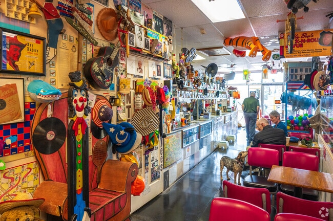 Altura residents gather to chat and enjoy an ice cream dessert at I Scream Ice Cream.