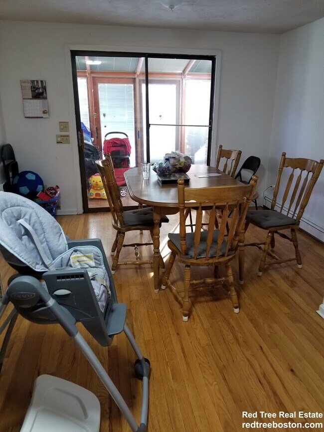 23 Thurston Rd Unit 1, Newton, MA 02464