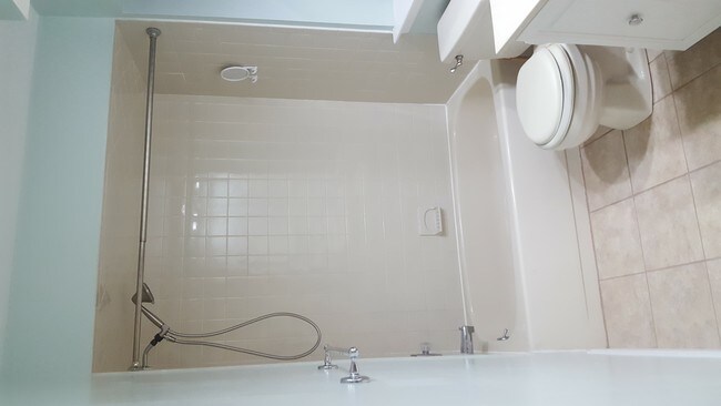 1802 Woodbridge Commons Way unit 2, Iselin, NJ 08830 - photo 6