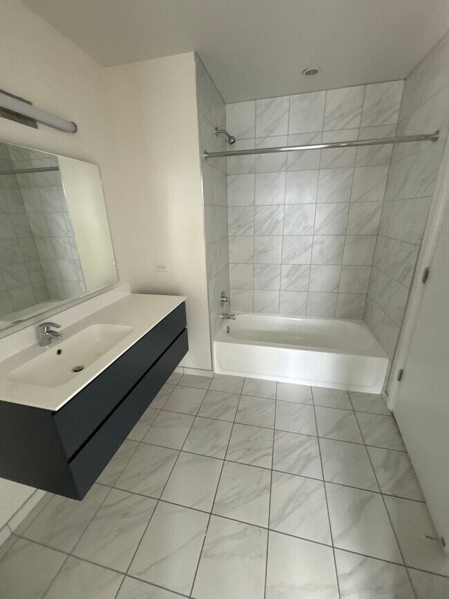 851 N La Salle Dr unit 1707, Chicago, IL 60610 - photo 6