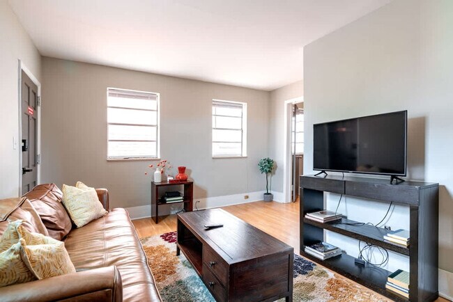 605 Dennison Ave unit ID1265605P, Columbus, OH 43215 - photo 3