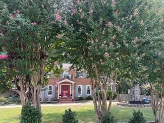 5401 Broadmoor St, Alexandria, VA 22315