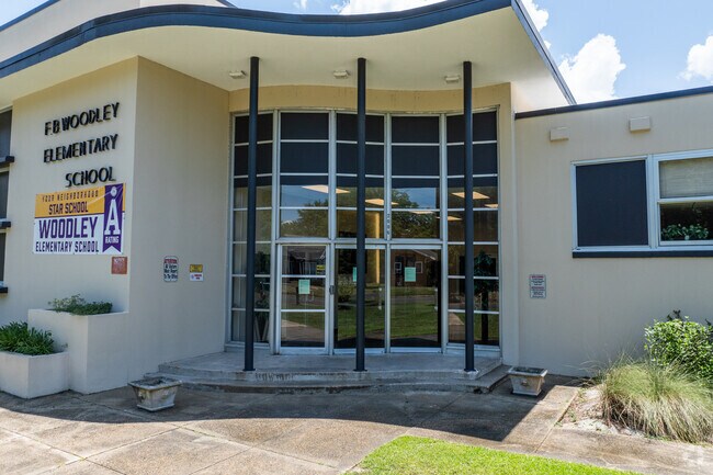 Woodley Elementary School strives to provide a positive educational experience for all students.