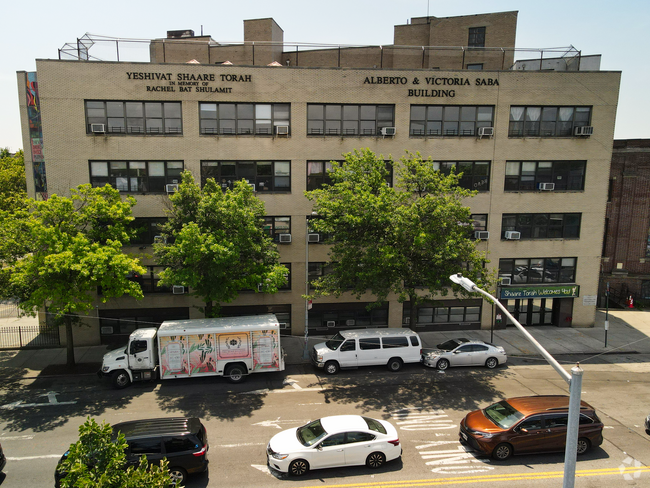 Side of Yeshivat Shaare Torah Girls Elementary School.