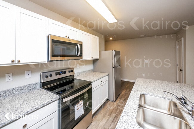 2561 Wood Bend Ln, Riverdale, GA 30296 - photo 6