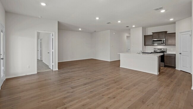 201 Seratoga St unit 36201411, Corsicana, TX 75110 - photo 5