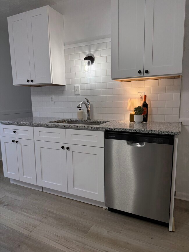 1825 Clover Ave unit 2, Cleveland, OH 44109 - photo 2