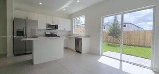25450 SW 137th Ave, Homestead, FL 33032