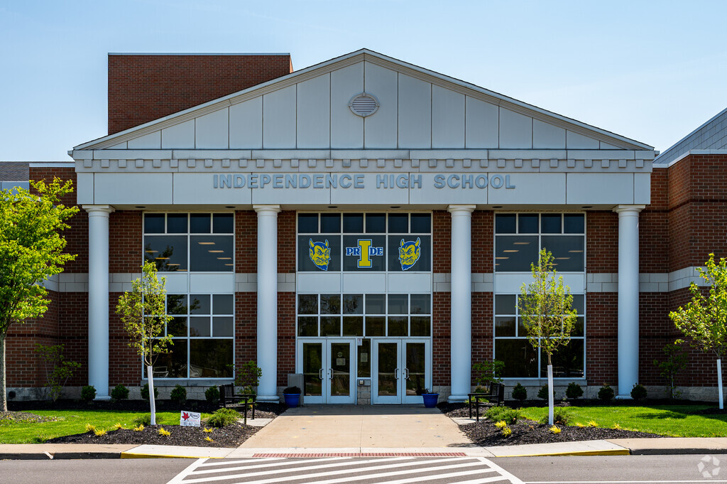 Front entrance of Independence High School in Independence, Ohio.