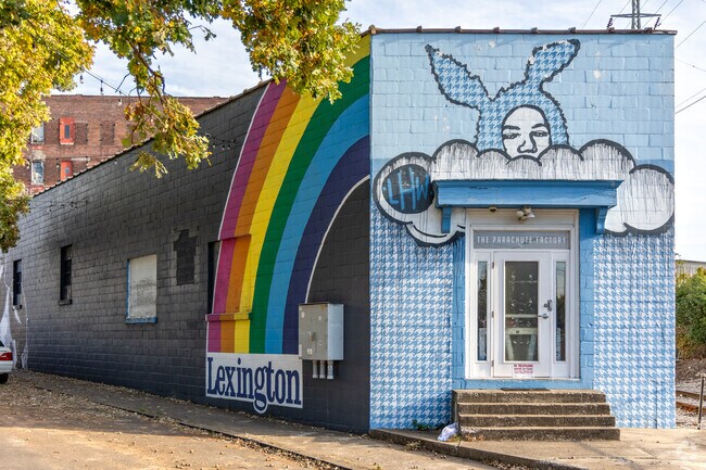 Radcliffe-Elkhorn Park art lovers enjoy more than 45 murals throughout the city of Lexington.