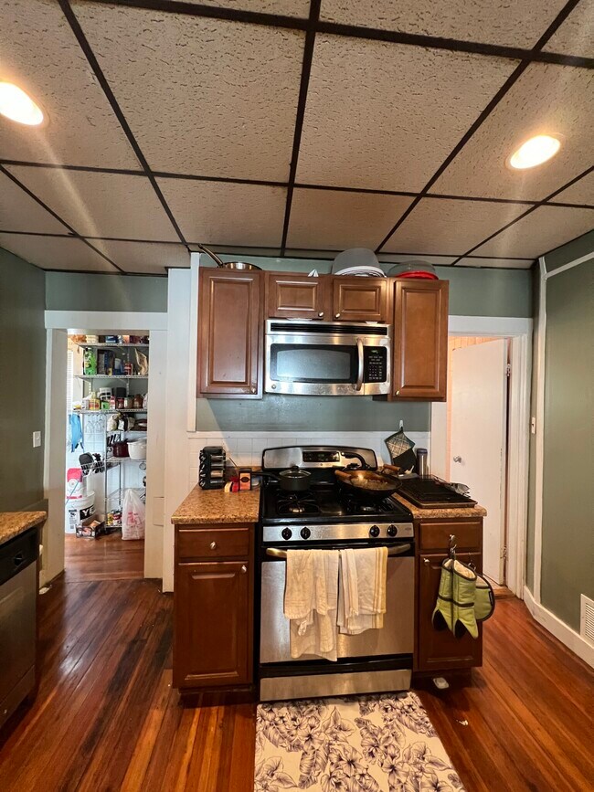 363 Beacon St unit 1, Somerville, MA 02143 - photo 3