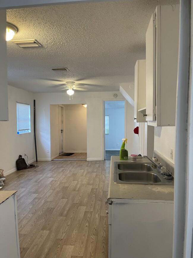 8722 N Brooks St, Tampa, FL 33604 - photo 3