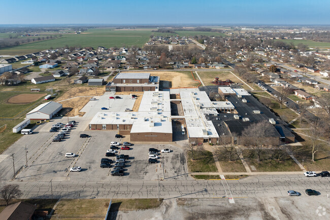 Red Bud Elementary School in Red Bud, IL cater to individual learning styles.