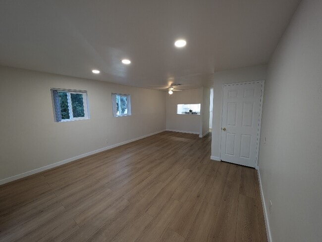 14249 Friar St, Los Angeles, CA 91401 - photo 3
